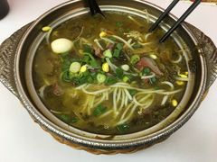 酸菜鸡胗mi x q-周氏砂锅米线