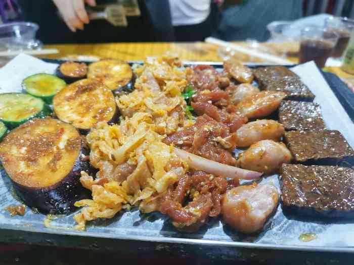 东北苗哥烤肉-"之前来吃过一次,每盘肉的量还是挺大的「.