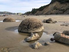 -摩拉基大圆石