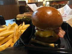 -The Habit Burger Grill 哈比特汉堡(复兴soho店)