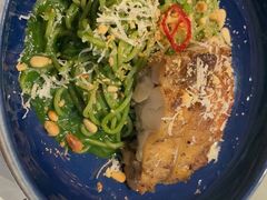 鸡肉松仁菠菜汁意面-西堤牛排(龙德广场店)