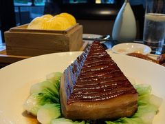 金牌扣肉配玉米饼-杭州西子湖四季酒店·金沙厅