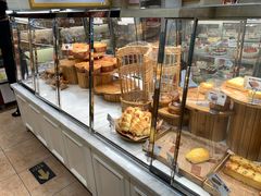 面包甜点陈列柜-味多美蛋糕(亚非大厦店)