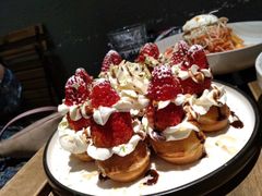 草莓忌廉华夫饼-BE BRIGHT KITCHEN(正佳广场店)