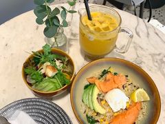 牛油果三文鱼波蛋谷物碗-gaga(深圳福田星河COCO Park店)