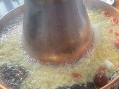 -果松木炭酸菜铜火锅·外婆参鸡汤