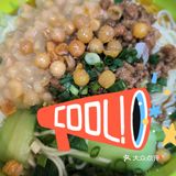 50元单人套餐，是一碗豌豆面和一罐可乐