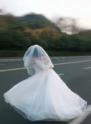 -雪中彩影婚纱摄影·微光艺术中心