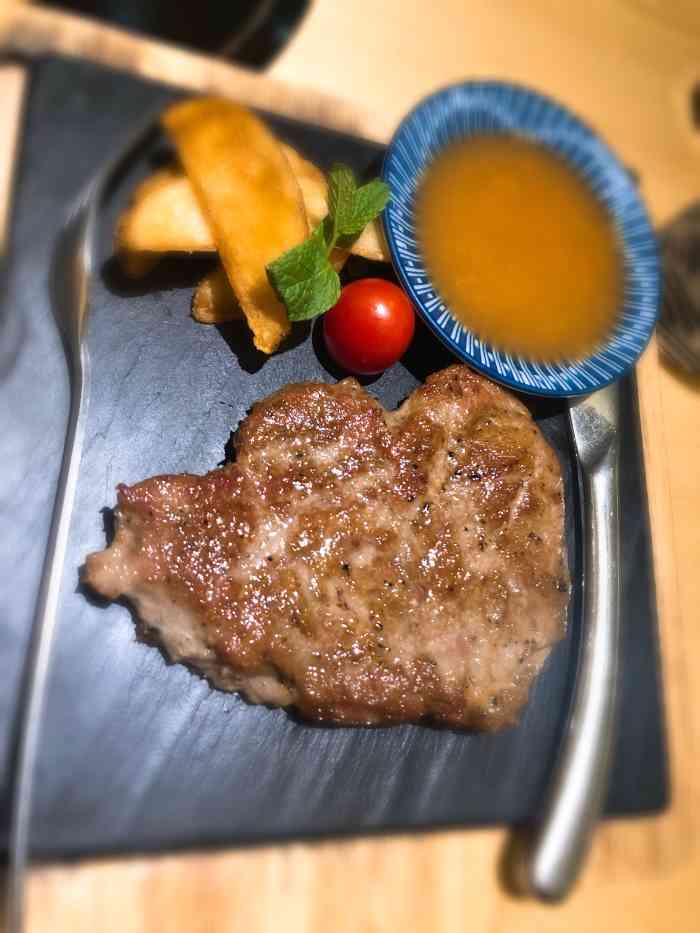 淳壹寿司创意料理-"这里不错哦~虽然门面没什么惊喜~但店里别.