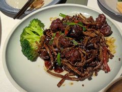 -八府香鸭·啫啫煲(华山路店)