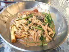 -臻香东北老式麻辣烫