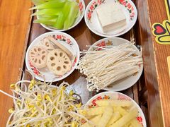 -沸炉重庆老火锅(军事博物馆店)