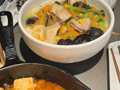 鸡汤米线-云海肴·汽锅鸡·云南菜(高德置地店)