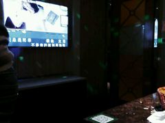-唛客疯量贩式KTV(金飞达广场店)