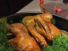 法式乳鸽-弦月窗LUNETTE BY AMANDA(复兴路店)