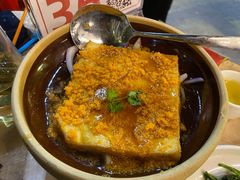 黄金海胆豆腐煲-琼大师东方烤乳猪(亚特兰蒂斯店)