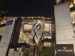 -Mark&Mars Restaurant