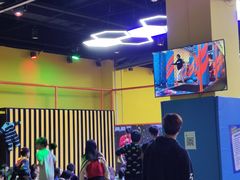 -爱蹦iBOON蹦床运动馆(江汉店)