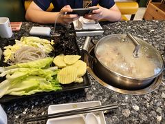 -一席地·本地鸡窝·杭帮鸡火锅(萧山银隆百货店)
