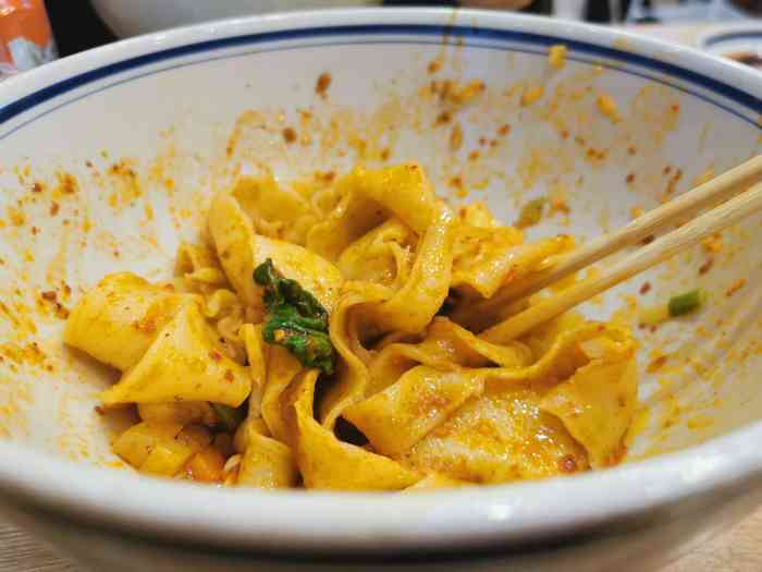 零贰玖·油泼面-"打卡李晨的店,油泼面的味道给赞,还是不错.