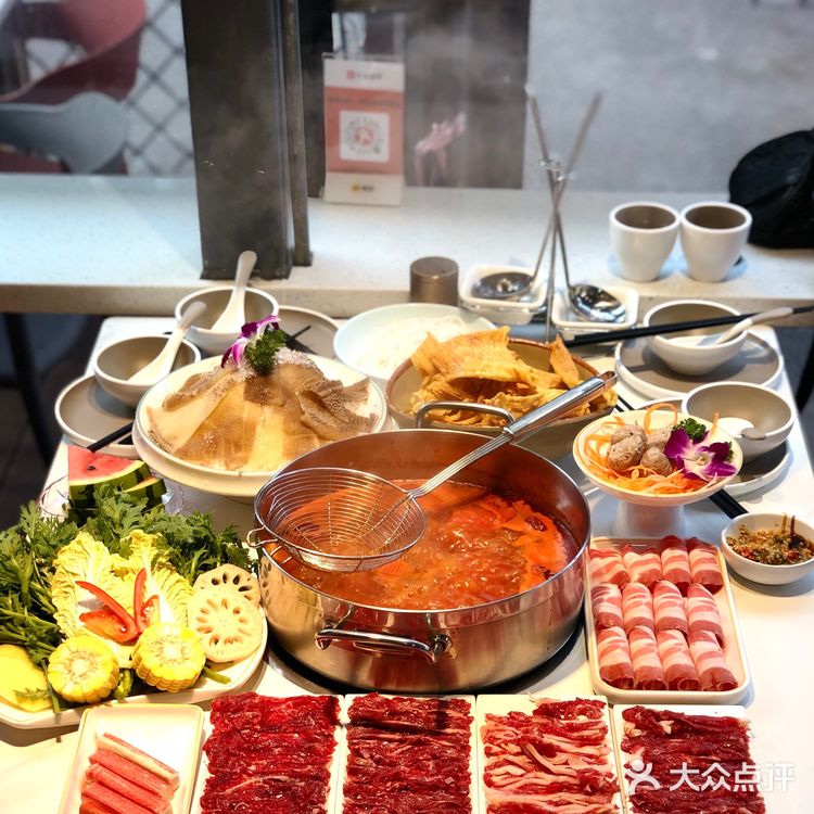 cici探店🍬让人欲罢不能的超高性价比番茄锅底涮牛肉