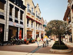 -王府井奥莱临潼小镇(临潼店)