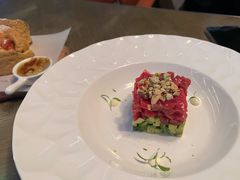 三文鱼牛油果塔塔-恰餐厅及酒吧CHAR Bar & Grill(北京三里屯洲际店)