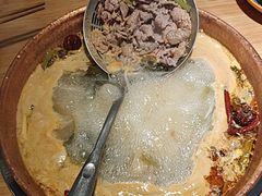 -洱火云南酸菜牛肉火锅(石景山当代商城店)