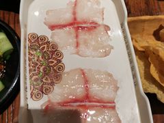 -老牌坊云南鱼豆花火锅(爱建店)
