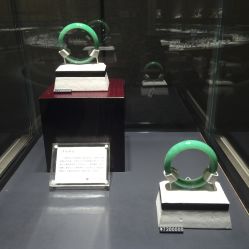 -北京七彩云南翡翠珠宝旗舰店(月坛店)