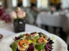 温大虾沙拉，牛油果，番茄-Jean Georges