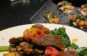 Rich Sauce Angus Ribeye with Lightly Pan-Seared Kale