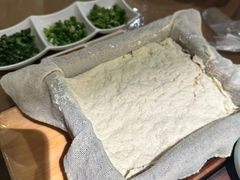 -东口码头·烧鸽子·鱼头泡饼·地方菜(金鹰悦城店)