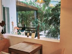 -彳亍咖啡·这里(水湾路店)