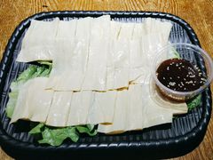 凉拌现做豆油皮-鱼头泡饭·湖北菜·非物质文化遗产(岳家嘴总店)