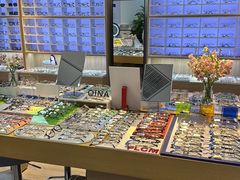 -天空之镜眼镜店蔡司依视路配镜授权零售店(望京颐堤港店)