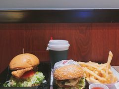 -The Habit Burger Grill 哈比特汉堡(复兴soho店)