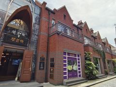 -钟书阁(松江泰晤士小镇店)