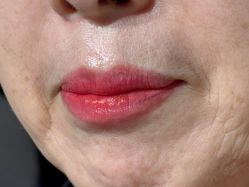 -一个差评成就的纹眉店