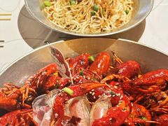 -巴厘龙虾·榜首油焖大虾(音乐学院·沿江酒馆店)
