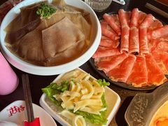 甄选精品毛肚-井格重庆火锅(花乡奥莱店)