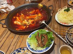 -旧街市鲜货老火锅(大光路店)