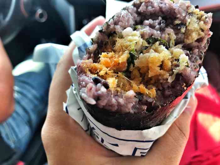 眷村阿嬷台湾粢饭团-"很小清新的装修风格,可以看到做饭团的过程.