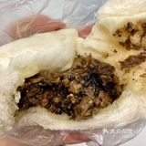 这个辣酱不辣还特别咸有一天早上出现了豆沙馅的甜饼