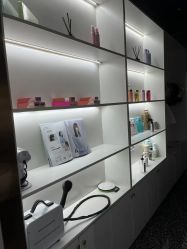 -Tloml salon