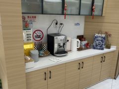 -瑞尔齿科(南京东路名人诊所)