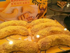 香蕉味奶油面包-巴黎贝甜(财富中心店)