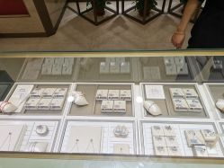 -老凤祥银楼(江桥万达店)