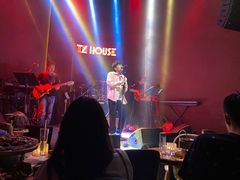 -TZ House音乐现场(来福士中心店)