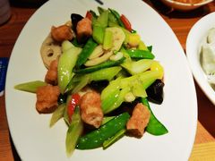 -王慧洁开口虾水饺·地道东北菜(银泰城店)